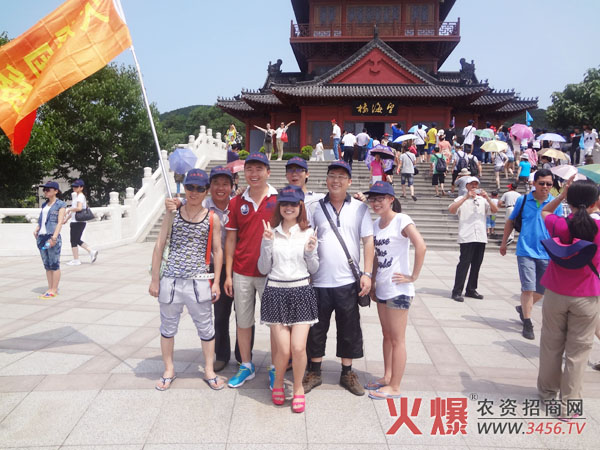 陶醉在美麗的海濱風景中